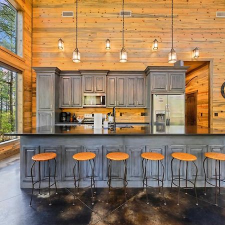 Luxury Cabin In The Woods With Hot Tub And Yard Games! Broken Bow Kültér fotó