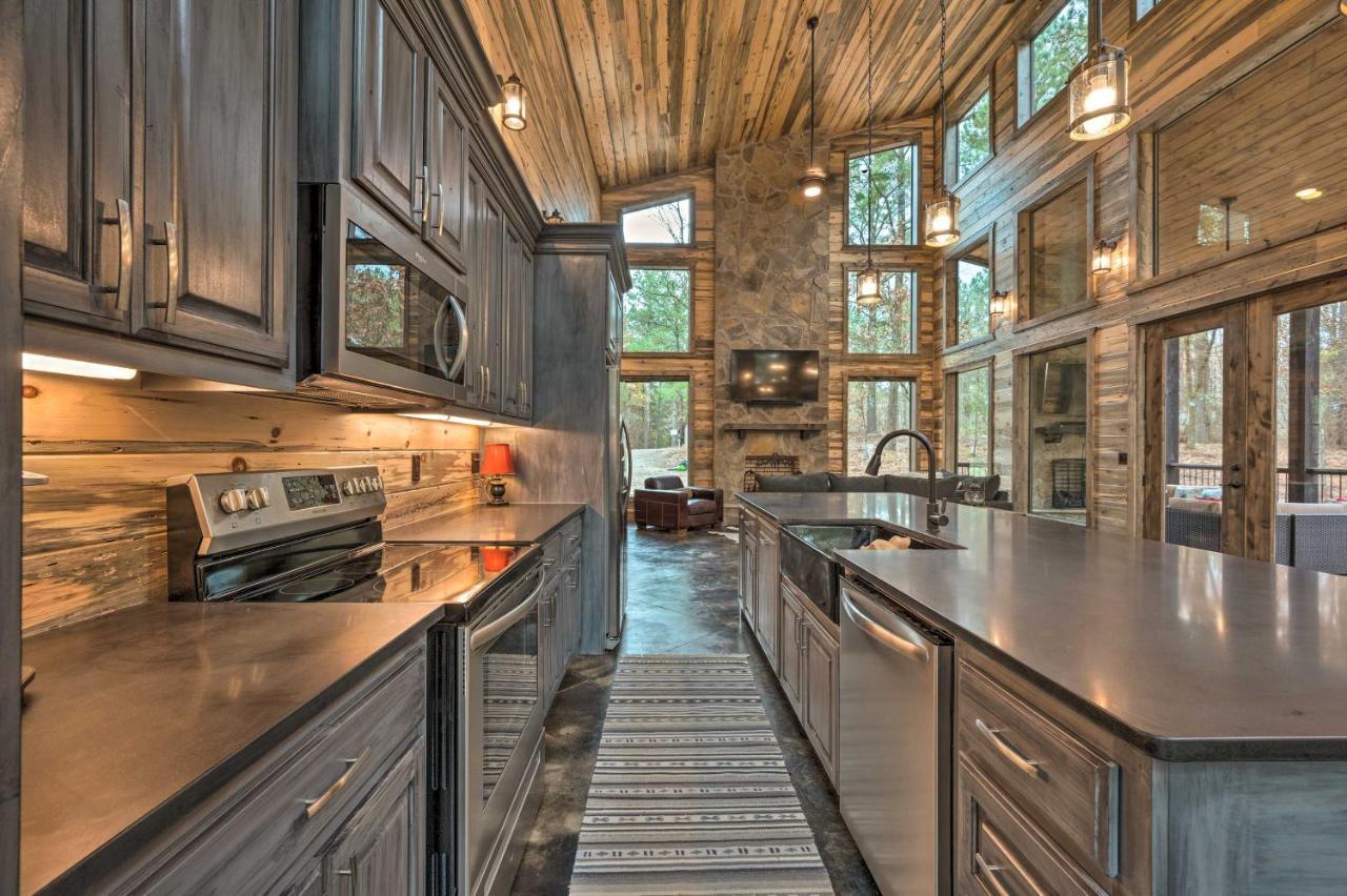 Luxury Cabin In The Woods With Hot Tub And Yard Games! Broken Bow Kültér fotó