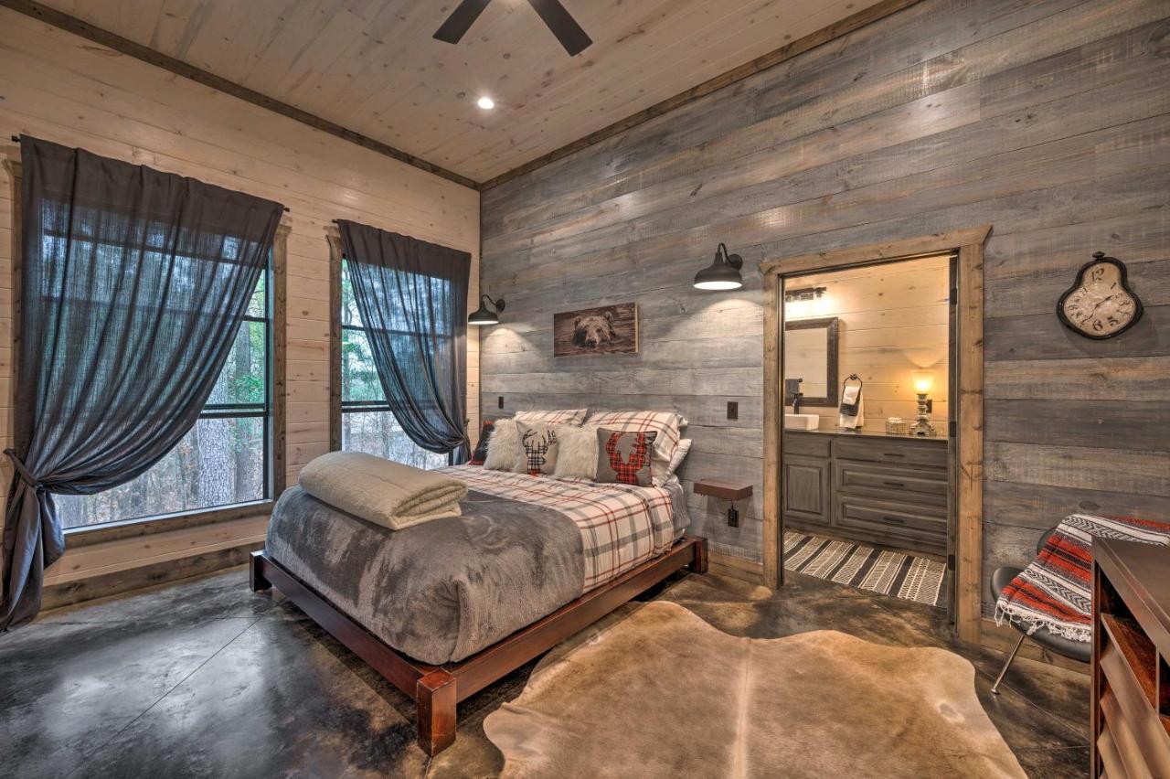 Luxury Cabin In The Woods With Hot Tub And Yard Games! Broken Bow Kültér fotó
