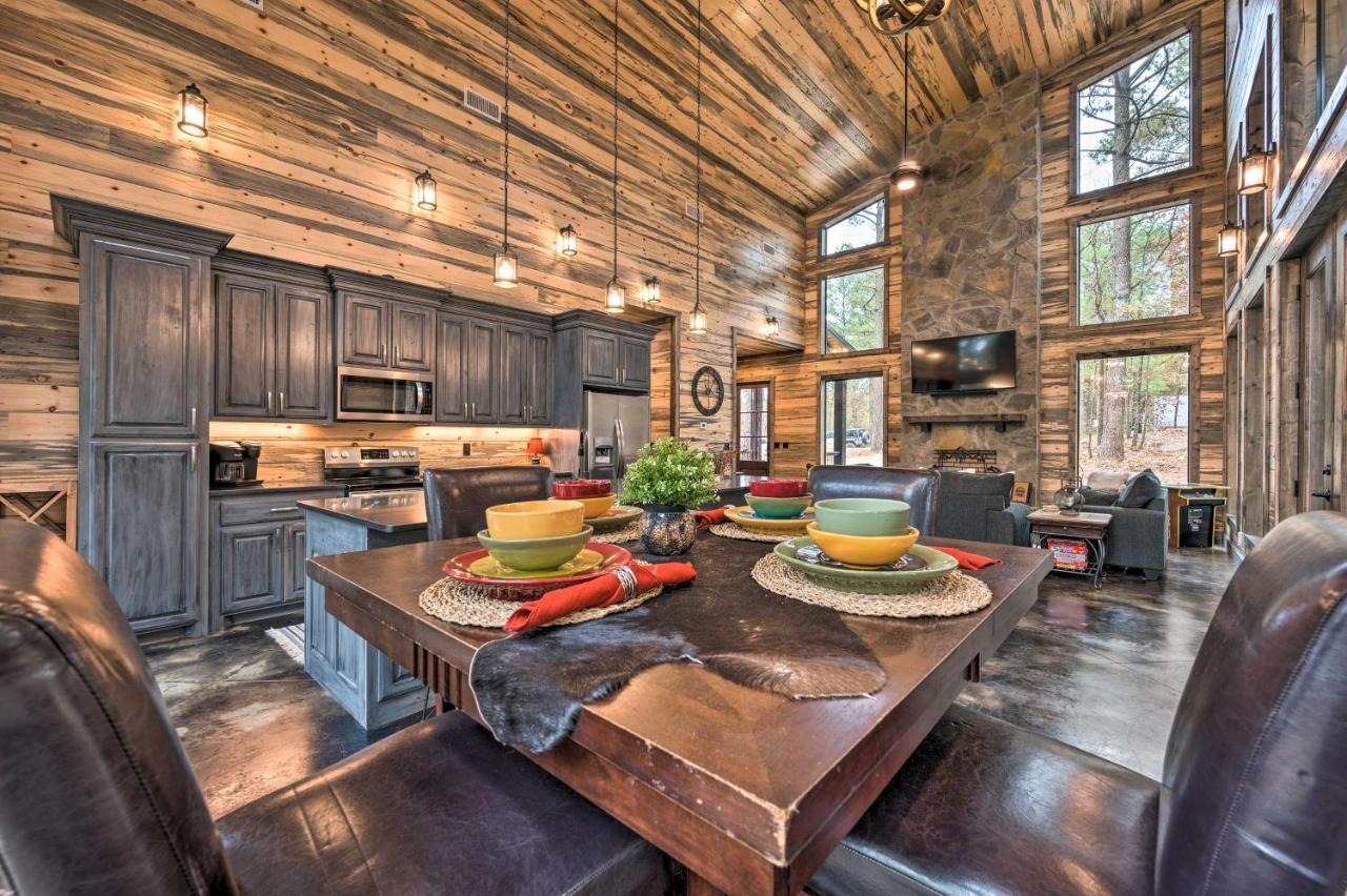 Luxury Cabin In The Woods With Hot Tub And Yard Games! Broken Bow Kültér fotó